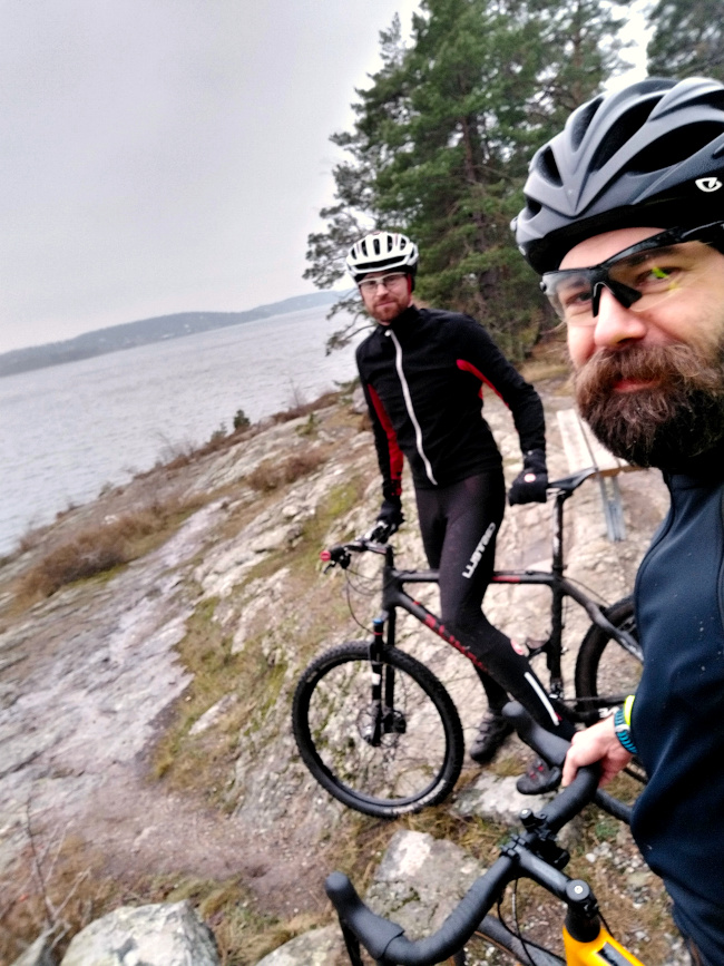 Martin och Per ovanför Erstaviksbadet