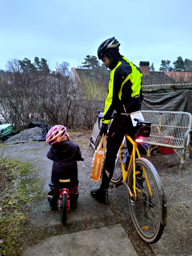 Per med barn på uppfart